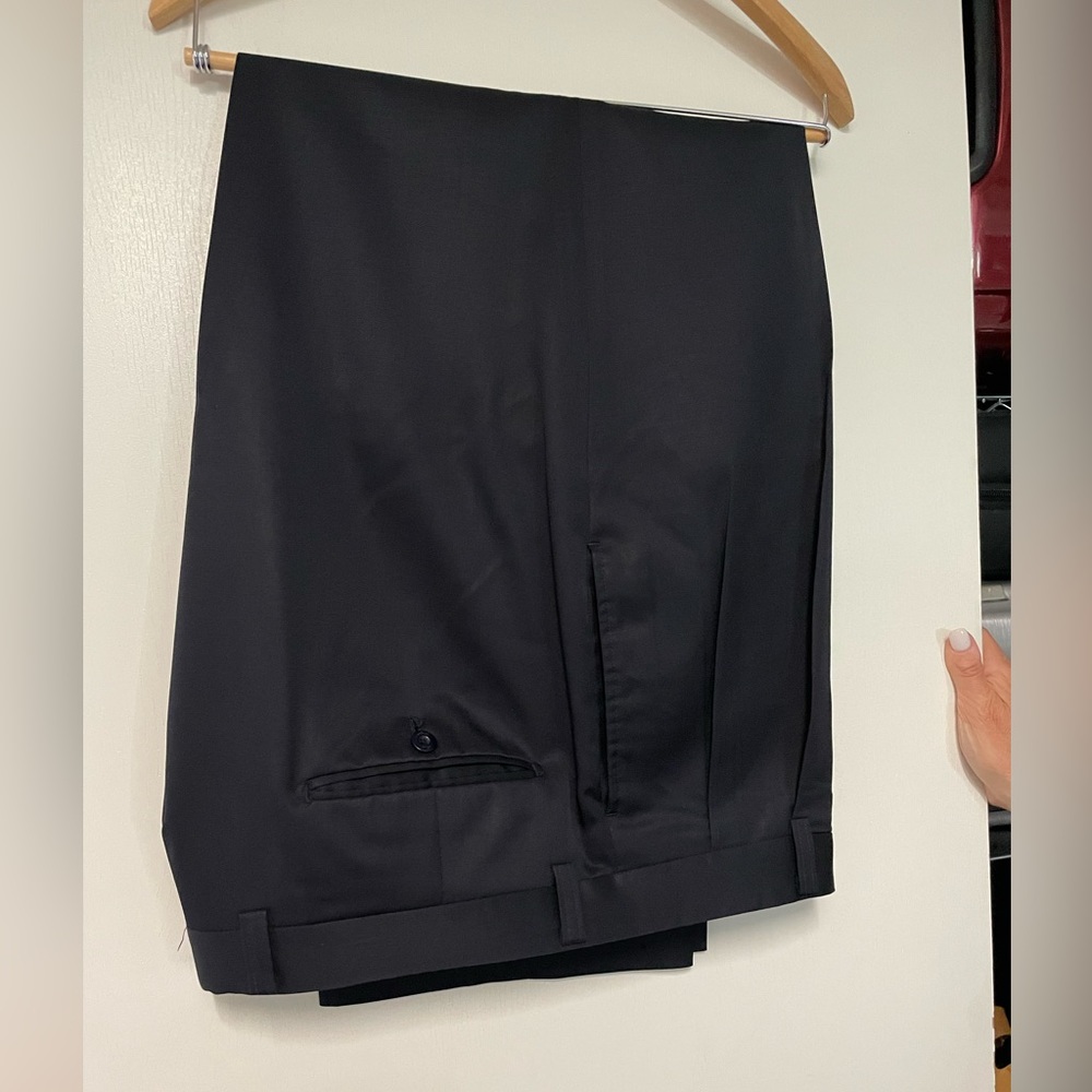 Men’s Ben Hogan Pleated Front Dress Pants in Size 38 NAVY BLUE